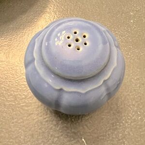 Homer Laughlin- Salt or Pepper shaker in Mauve.  Only 1 the other one is broken.